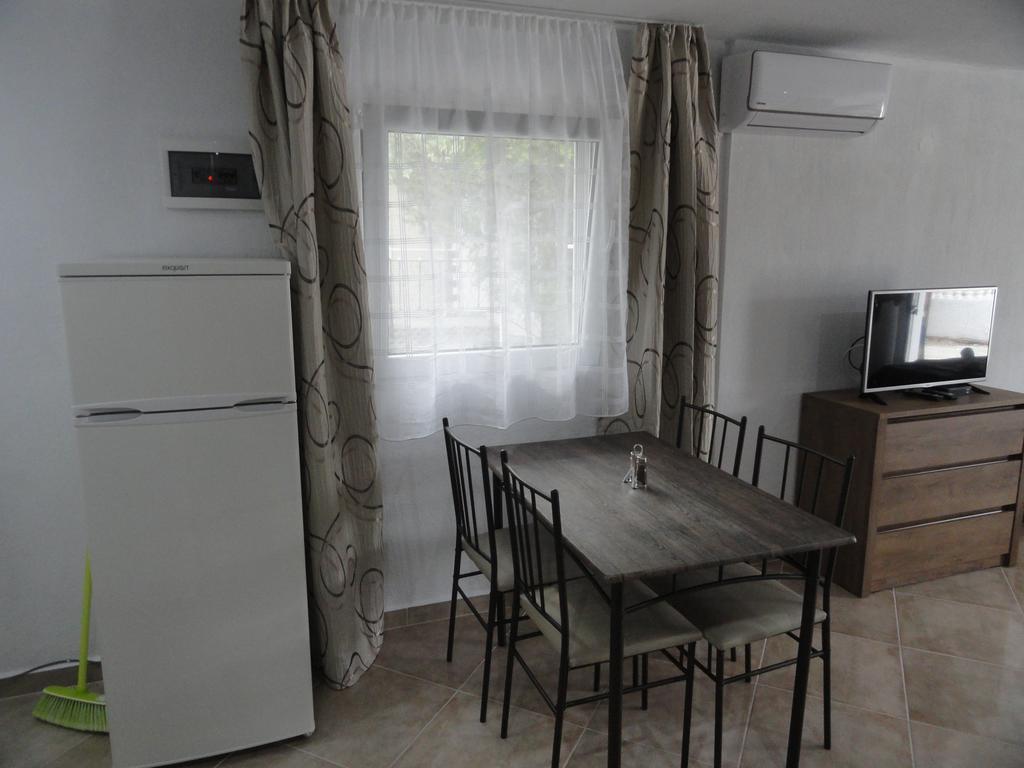 דירות אספרובלטה Delfini House מראה חיצוני תמונה